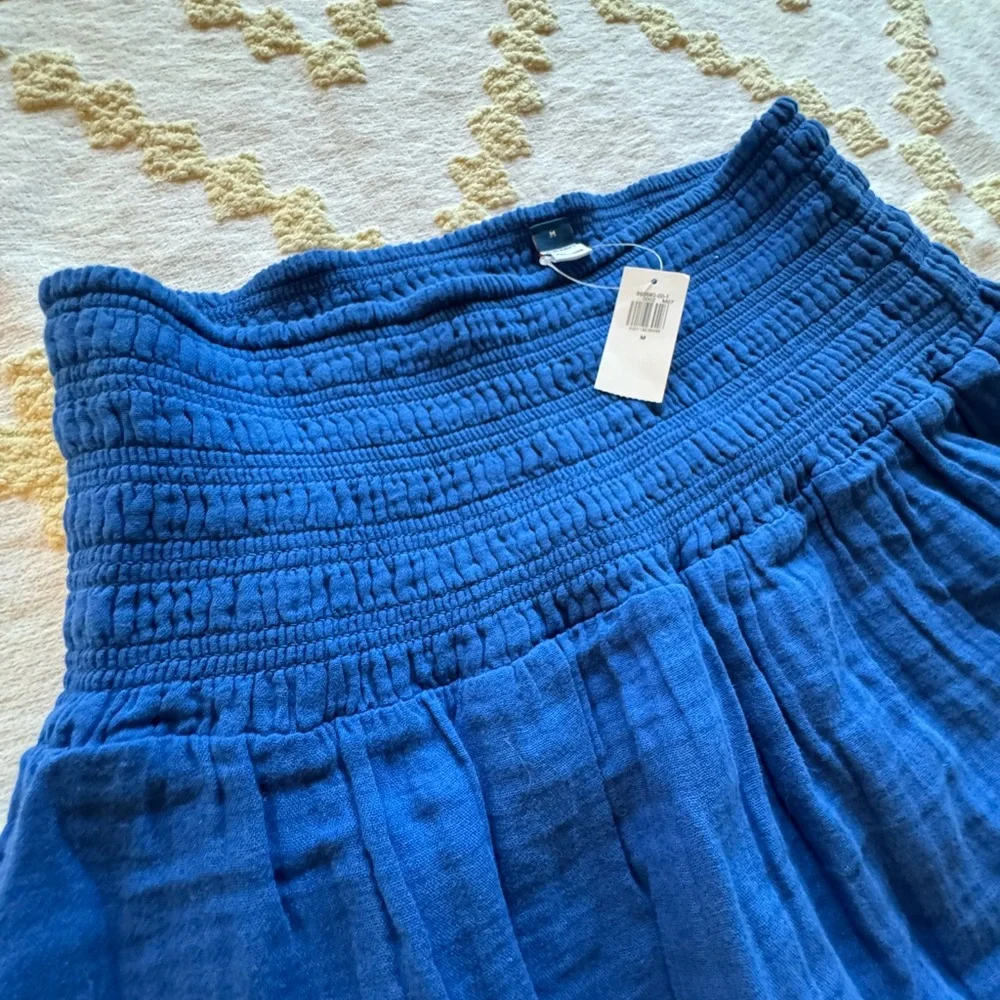 NWT Blue crinkle long skirt. Medium. Old Navy. - Picture 3 of 8